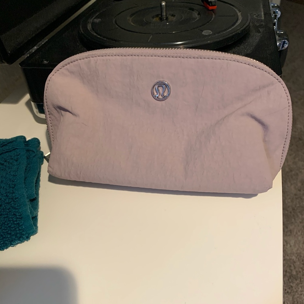 Lulu Lemon Sun up Sun down 2.5L pouch